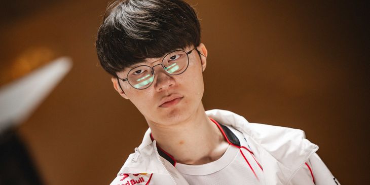 Faker выиграл пятый кубок по LoL — он второй раз удерживает титул чемпиона два года подряд