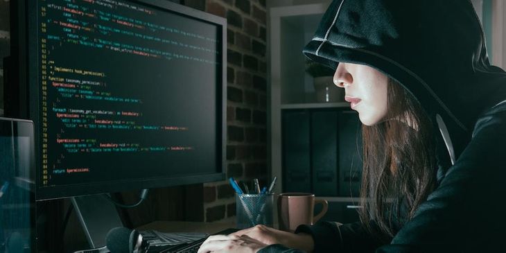 Девушка-хакер рассказала о сложностях со взломом новой Denuvo