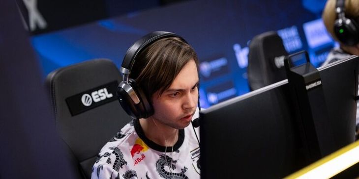 Team Spirit одержала победу над Team 3DMAX и прошла в плей-офф ESL Pro League Season 20