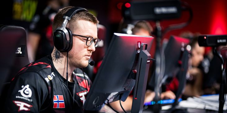 FaZe Clan оказалась сильнее Virtus.pro и прошла в плей-офф на IEM Dallas 2024