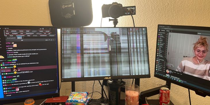 Стример случайно разбил монитор во время бокса в VR