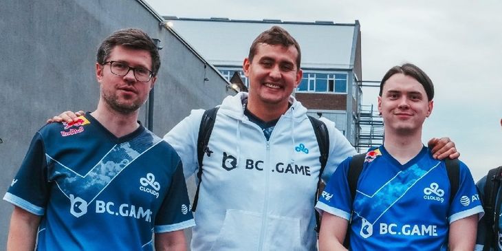 Менеджер Cloud9 о релизе CS2: «Про-игроков заворачивают таким раком — не представляю, как пракки забивать, когда есть две версии CS»