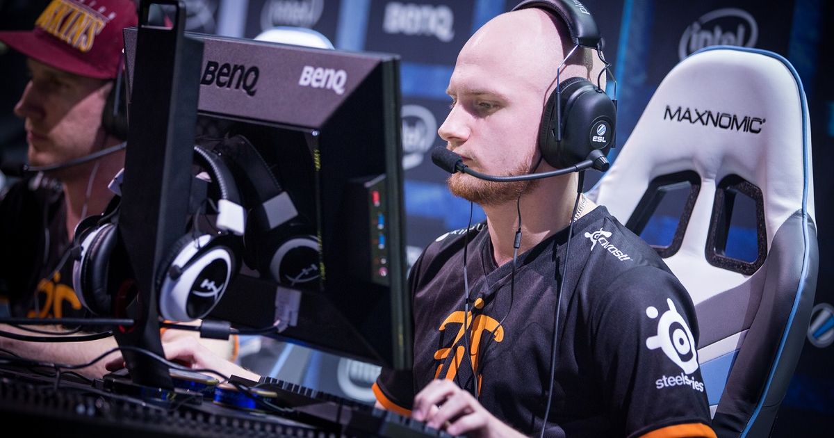 Нитро кс го игрок. Тренер астралис 2021. Shox richard papillon. Gone player. Dev1ce astralis.