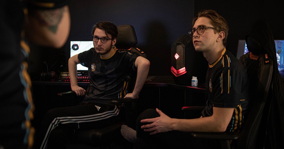 Gamerlegion big. Smooya.