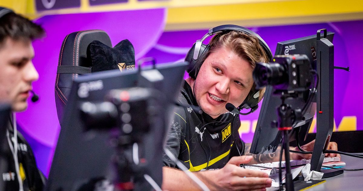 S1mple показал новую прическу
