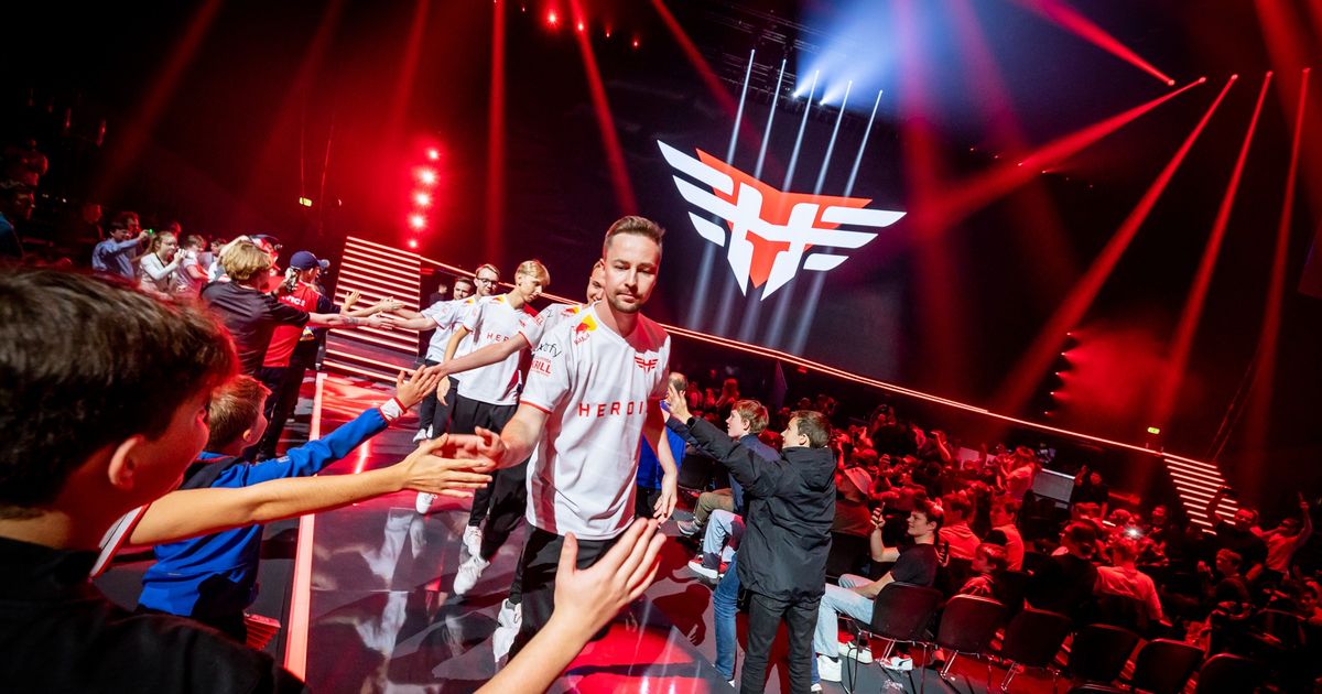 Faze clan heroic. Heroic чемпионы Blast. Blast Premier 2022.