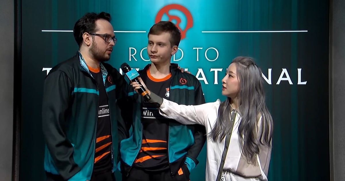 Virtus.pro Mid-Man Refuses to Answer Interview Question, Coach Steps in