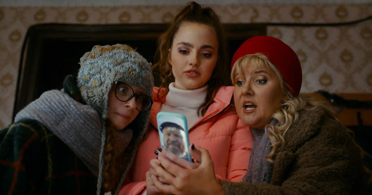 Вышел трейлер новогодней серии «Кибердеревни»