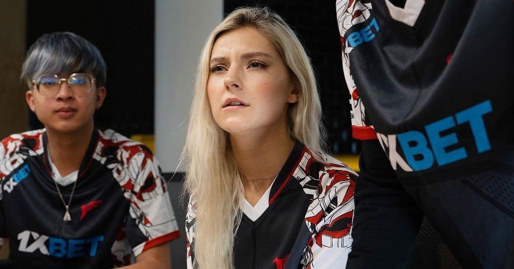 Eva Elfie Joins Talon Esports in The International 2023 Playoffs and Shows Support in Club Uniform