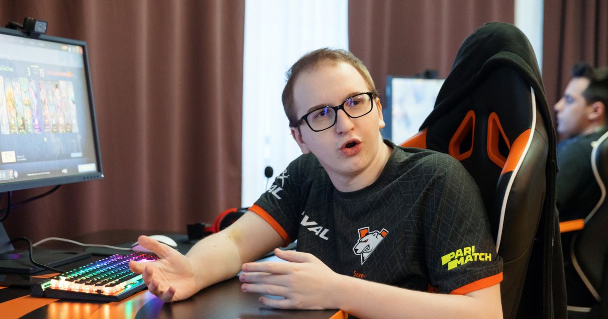 Pure dota. Pure игрок Dota 2. Буткемп дота 2. Буткемп Виртус про. Аналитик дота 2.