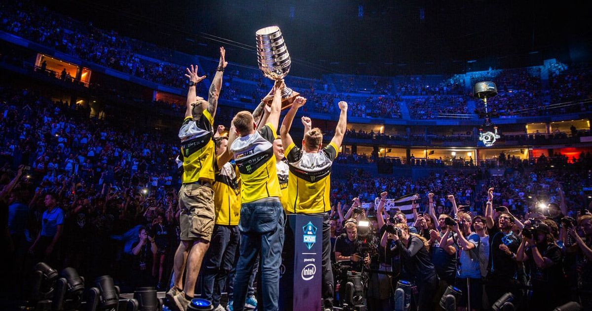 Esl one cologne 2014. Кубок IEM Cologne. Кубок ESL one Cologne. ESL one Cologne 2020. ESL Cologne Trophy 2023.