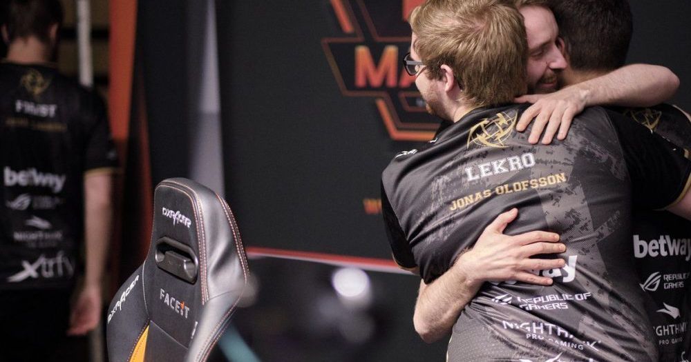 Minor 2018. Minor 2018. киберспорт дота 2 кабинки. Cs go турниры minor. Minor 2018.